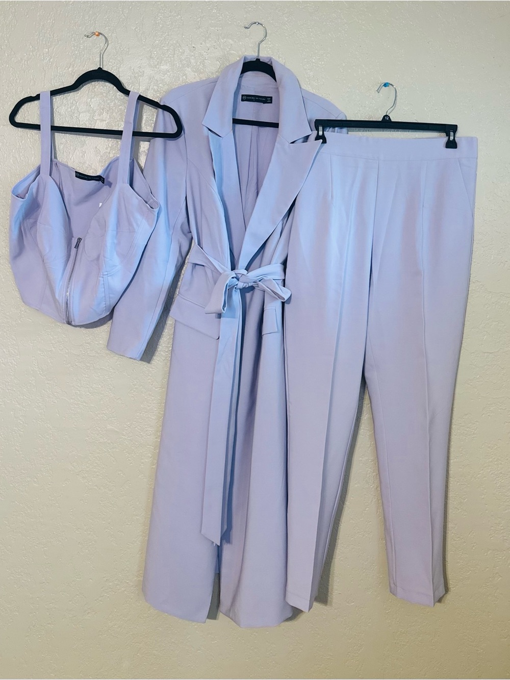 BEAUTIFUL Lavender 3-Piece Women's Suit Set, Trench Blazer, Pants, Bustier - Picture 2 of 3